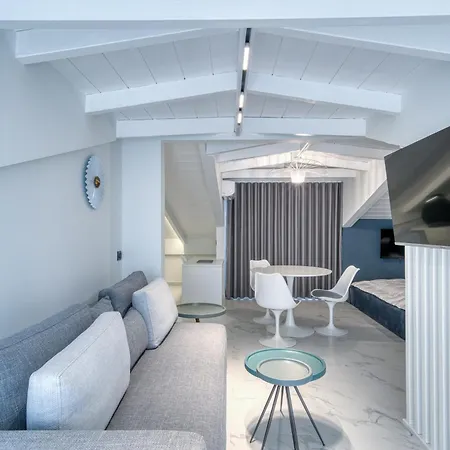 公寓 Atico, Luxury Pool 纳夫普利翁