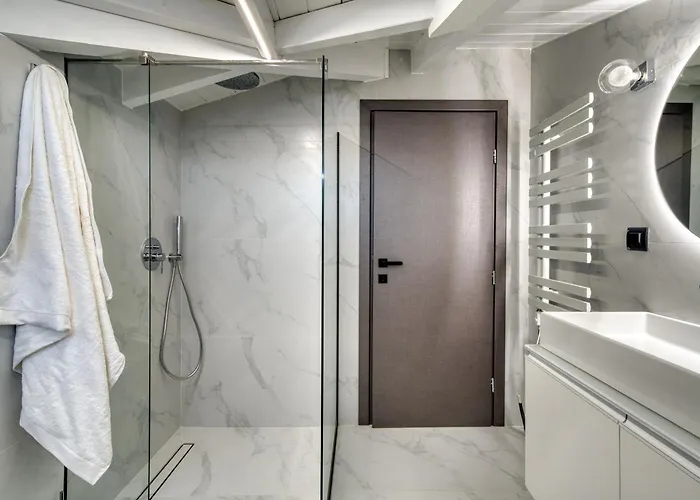 Atico, Luxury Pool Apartman *