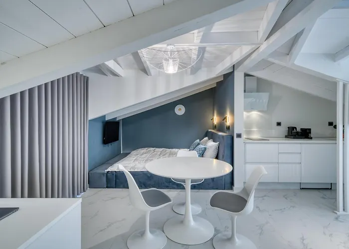 Atico, Luxury Pool Apartman Návplio