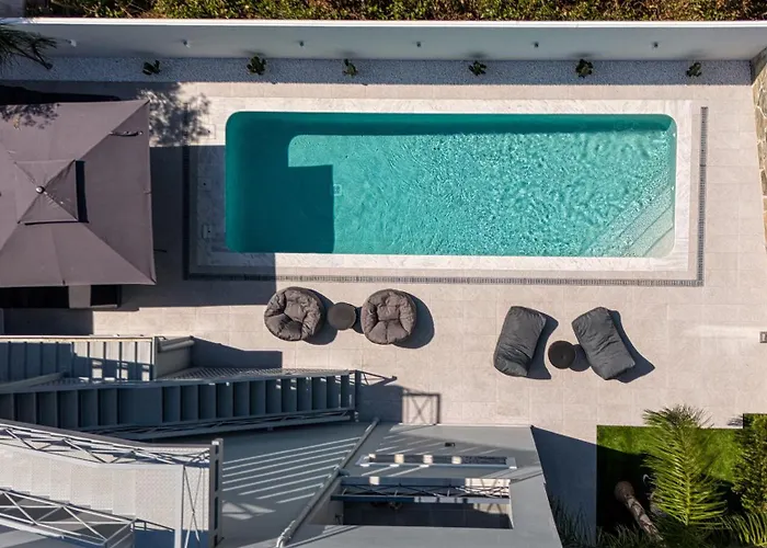 Atico, Luxury Pool Apartman *